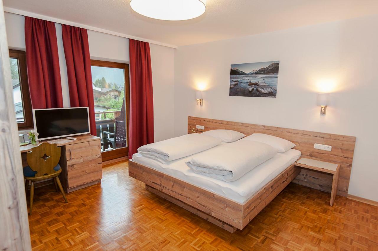 Pension Leuprecht Reutte Exterior foto